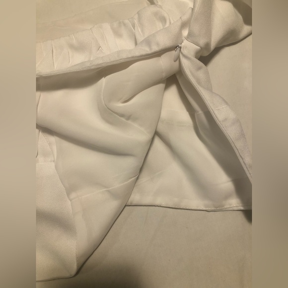 Princess Polly white long sleeve crop top, side zip, 20 - Picture 7 of 10